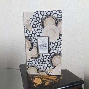 Voluspa Jasmine Midnight Blooms Candle